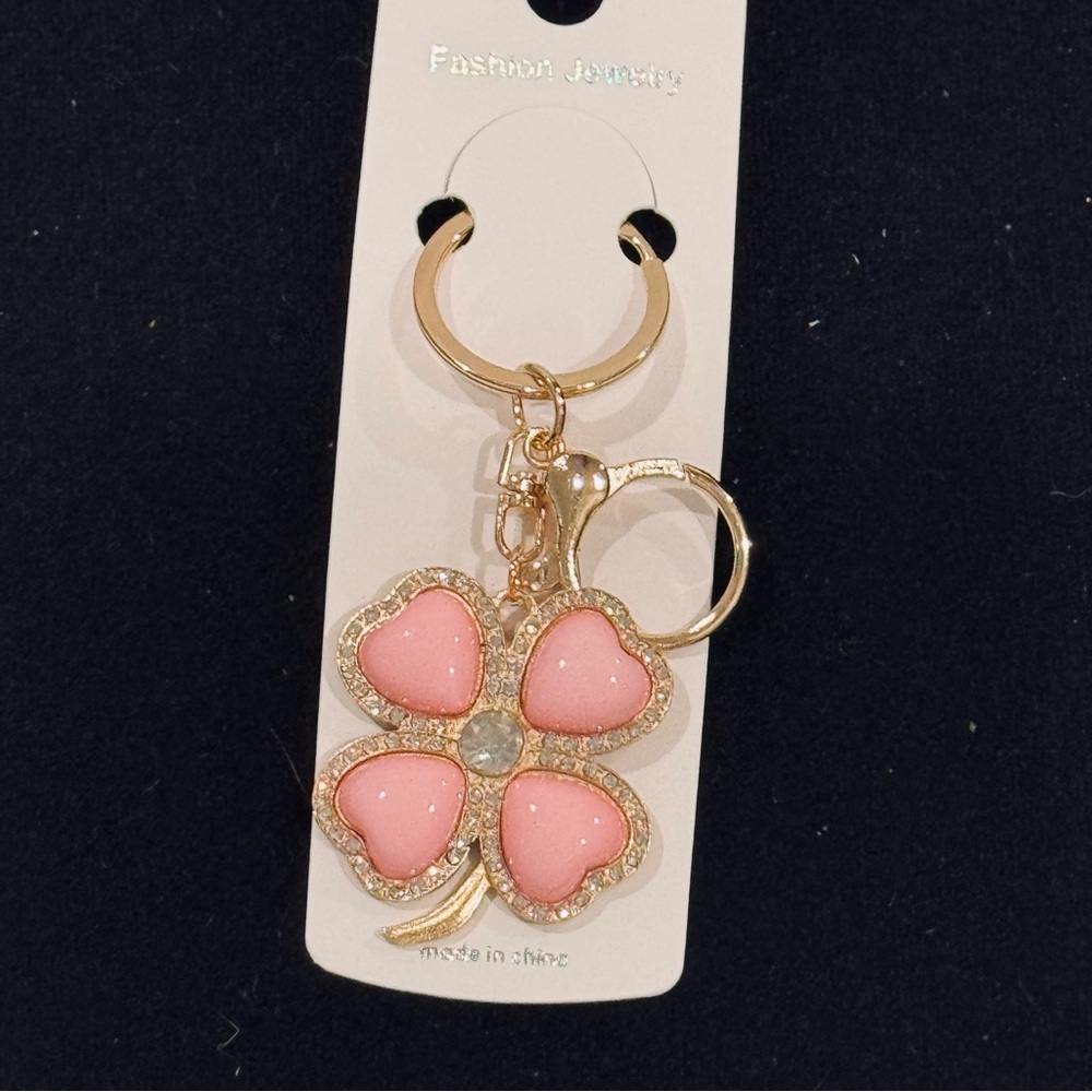 🍀 Lucky Four Leaf Clover Rhinestone Bag Charm / Keychain Pink